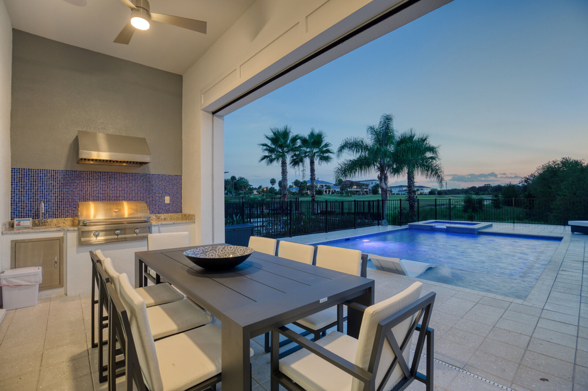 Dine under the stars with the phenomenal exterior lighting