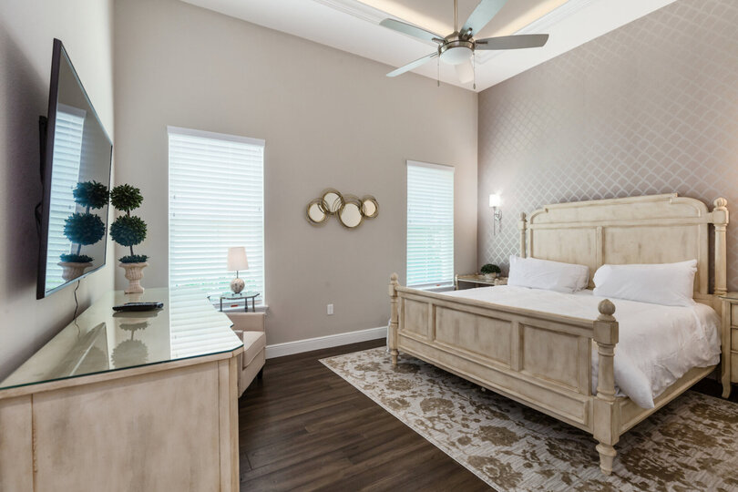 Downstairs Master suite