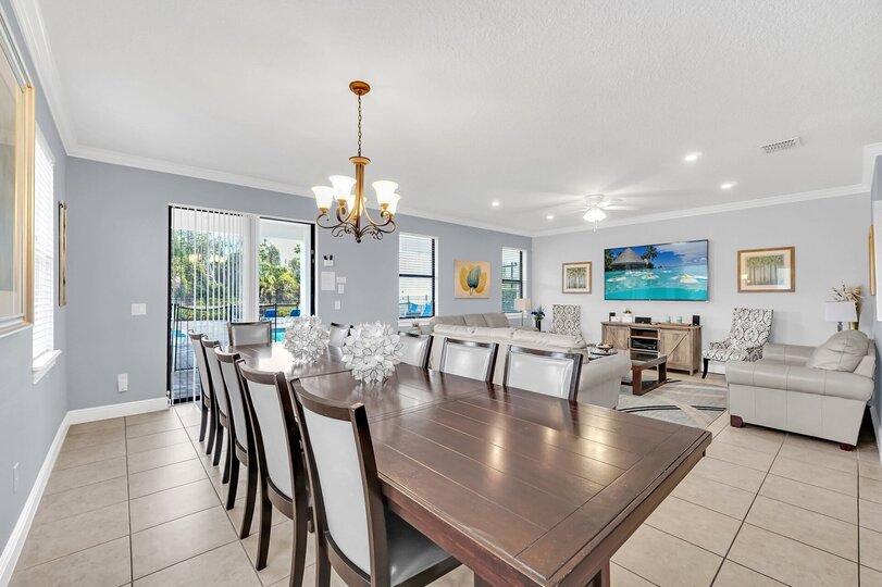 Orlando's Hidden Gem: 8 BR Villa,6580