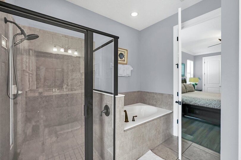 Orlando's Hidden Gem: 8 BR Villa,6580