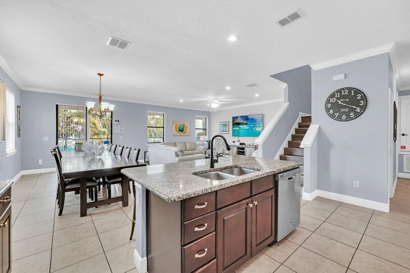 Orlando's Hidden Gem: 8 BR Villa,6580