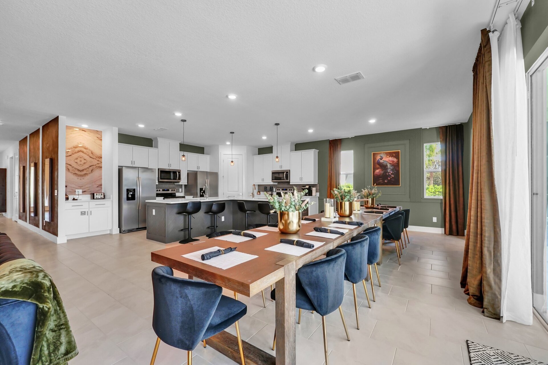 This kitchen and dining room layout is perfect for the family vacation