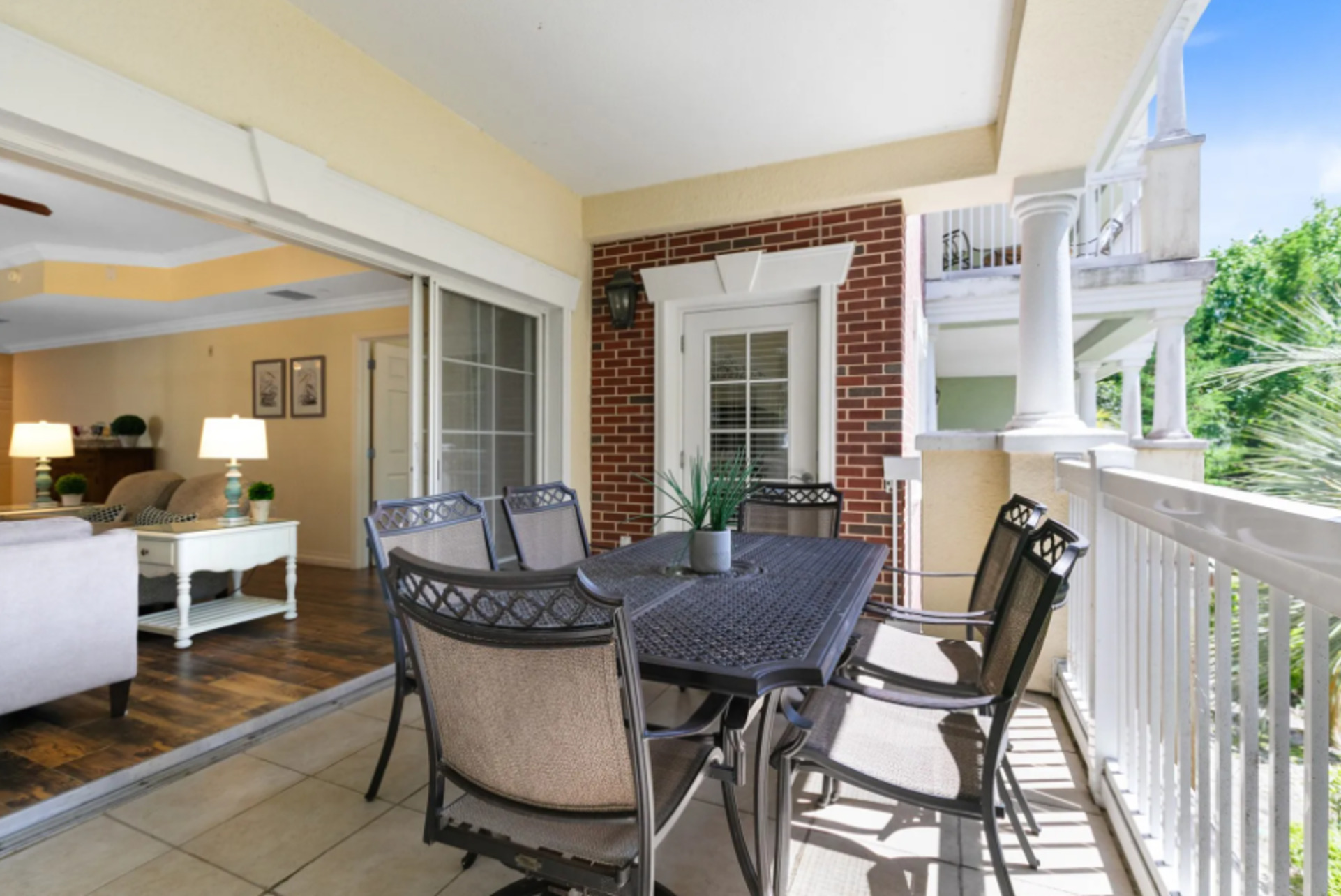 Dine al fresco on the balcony