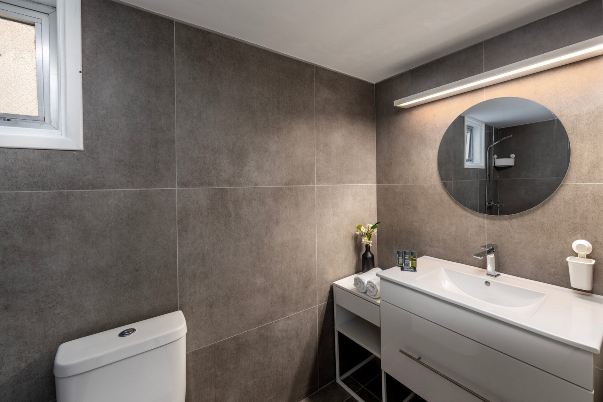 Modern H2O Suite near Ayia Triada Beach