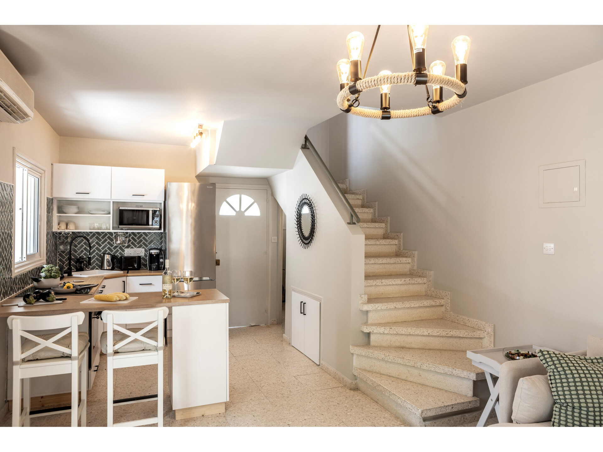 Stylish in the Heart of Perivolia, Larnaca Villa 1402