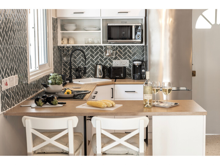 Stylish in the Heart of Perivolia, Larnaca Villa 1402