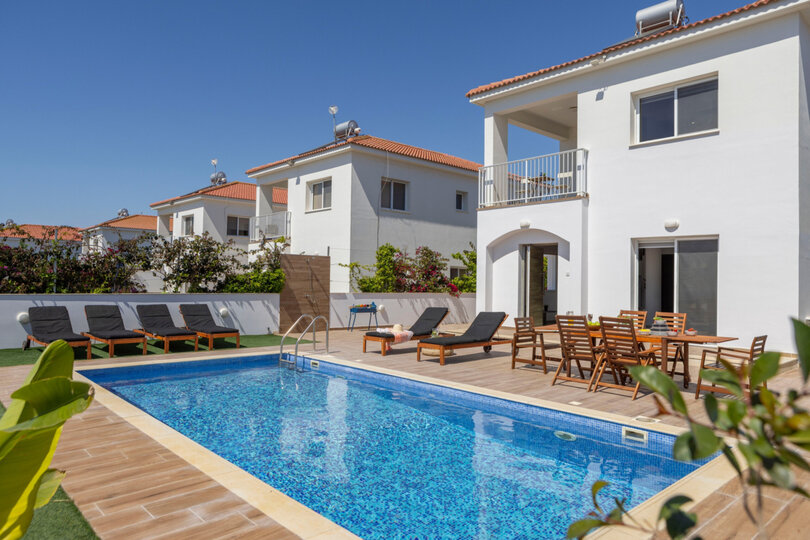 Elegant Ayia Napa Villa with Private Garden, 1395