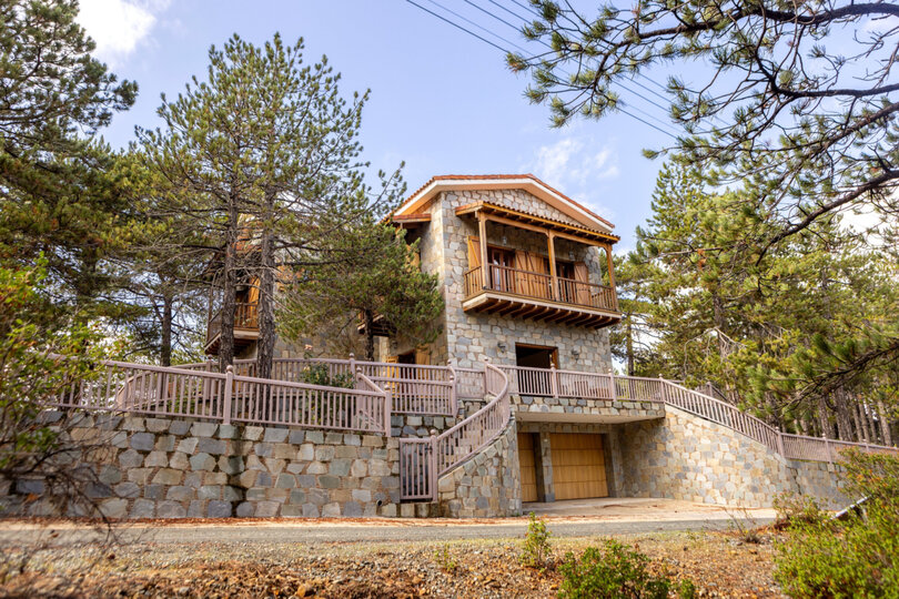 The Enchanting 4 Bedroom Villa in Pedoulas, 1005
