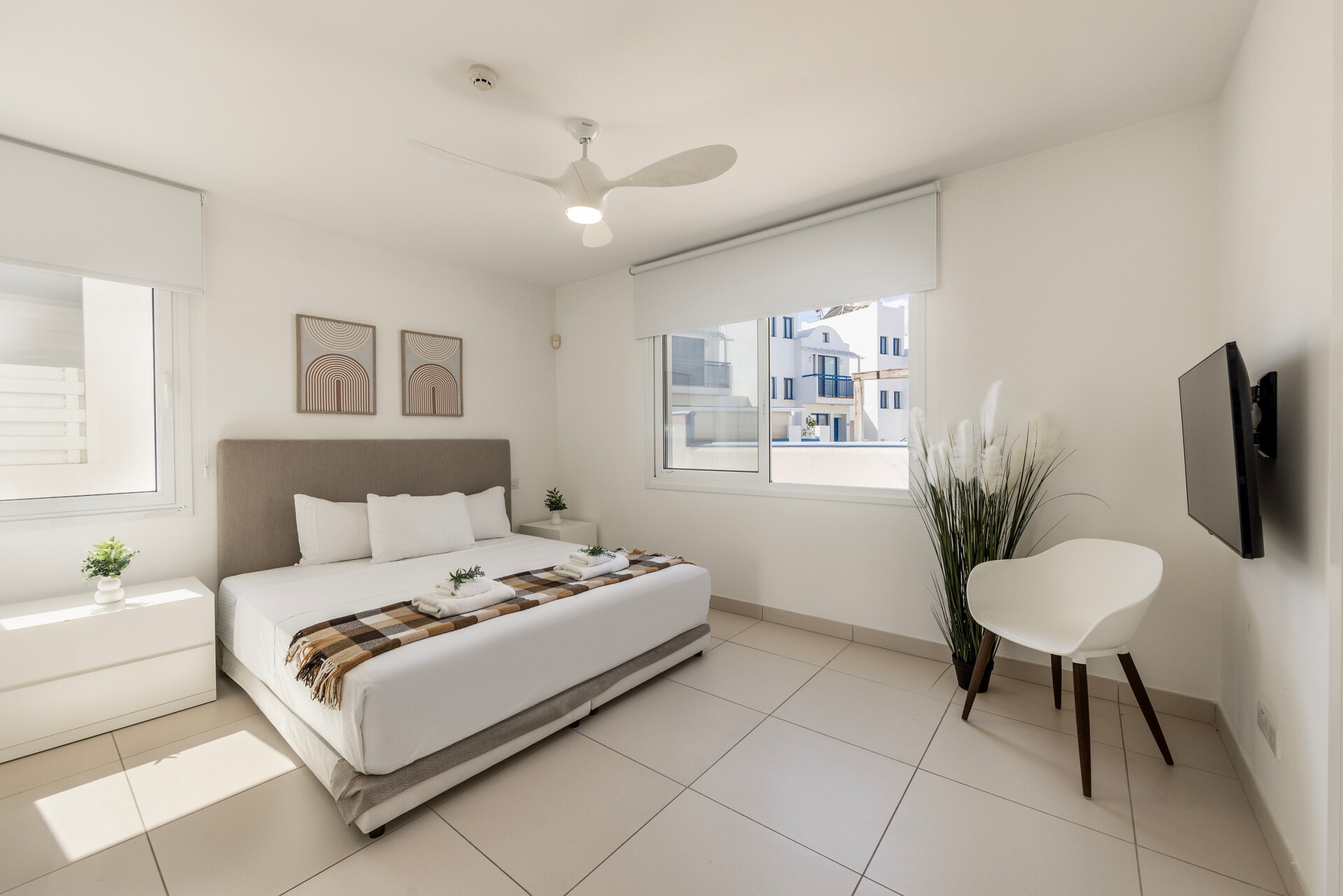 Serene Villa with 5 Bedrooms in Pernera 1543