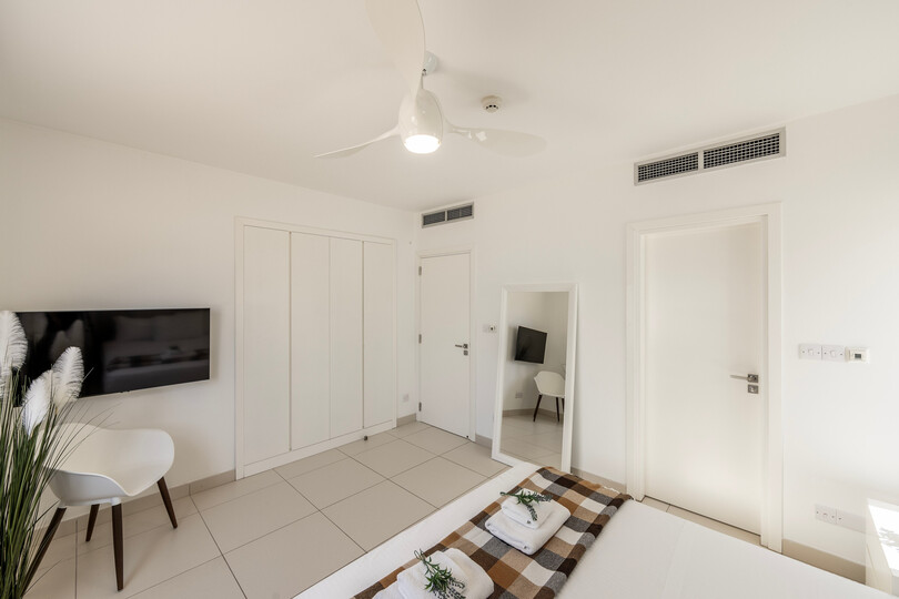 Serene Villa with 5 Bedrooms in Pernera 1543