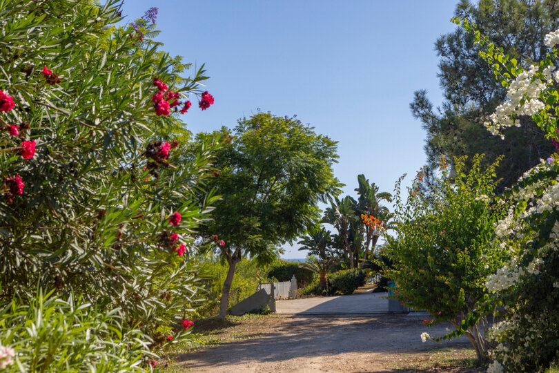 Modern 4 Bedroom Villa Oasis in Ayia Napa, 1396