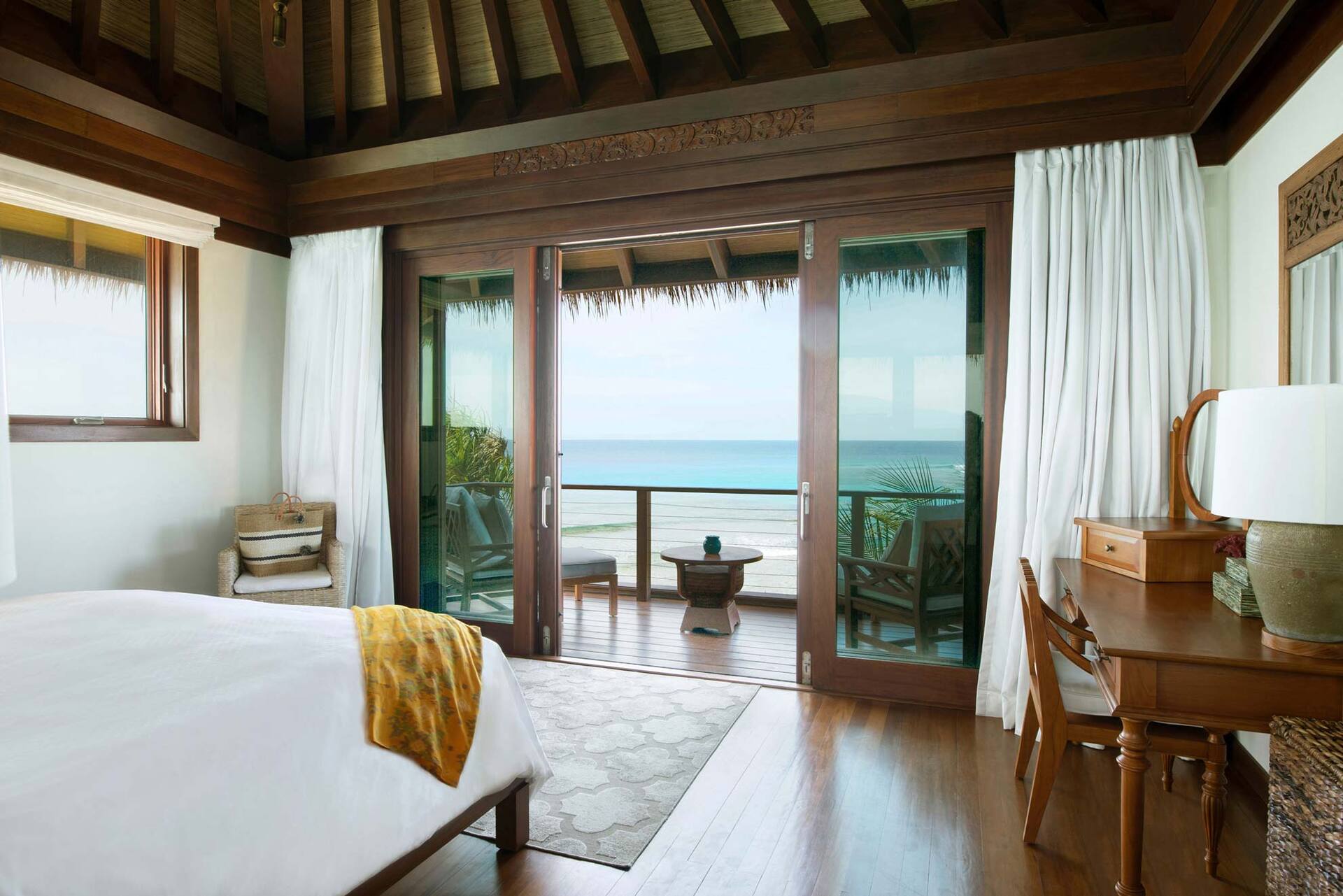Oceanfront Haven in the Virgin Islands – 1002