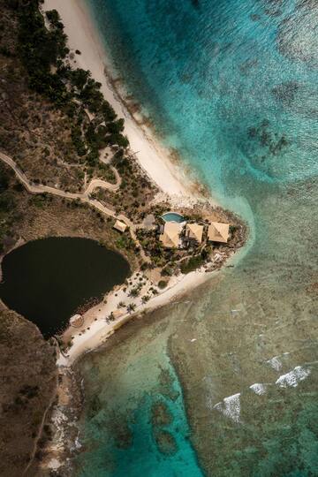 Oceanfront Haven in the Virgin Islands – 1002