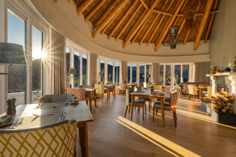Breathtaking Views & Tranquil Luxury at Mont Rochelle, 1027