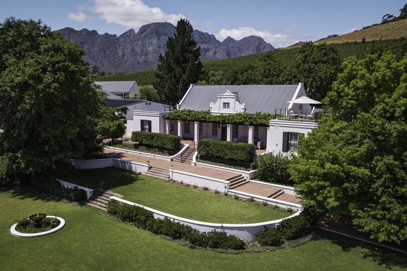 Chardonnay Room 1 with Manor Views 1044