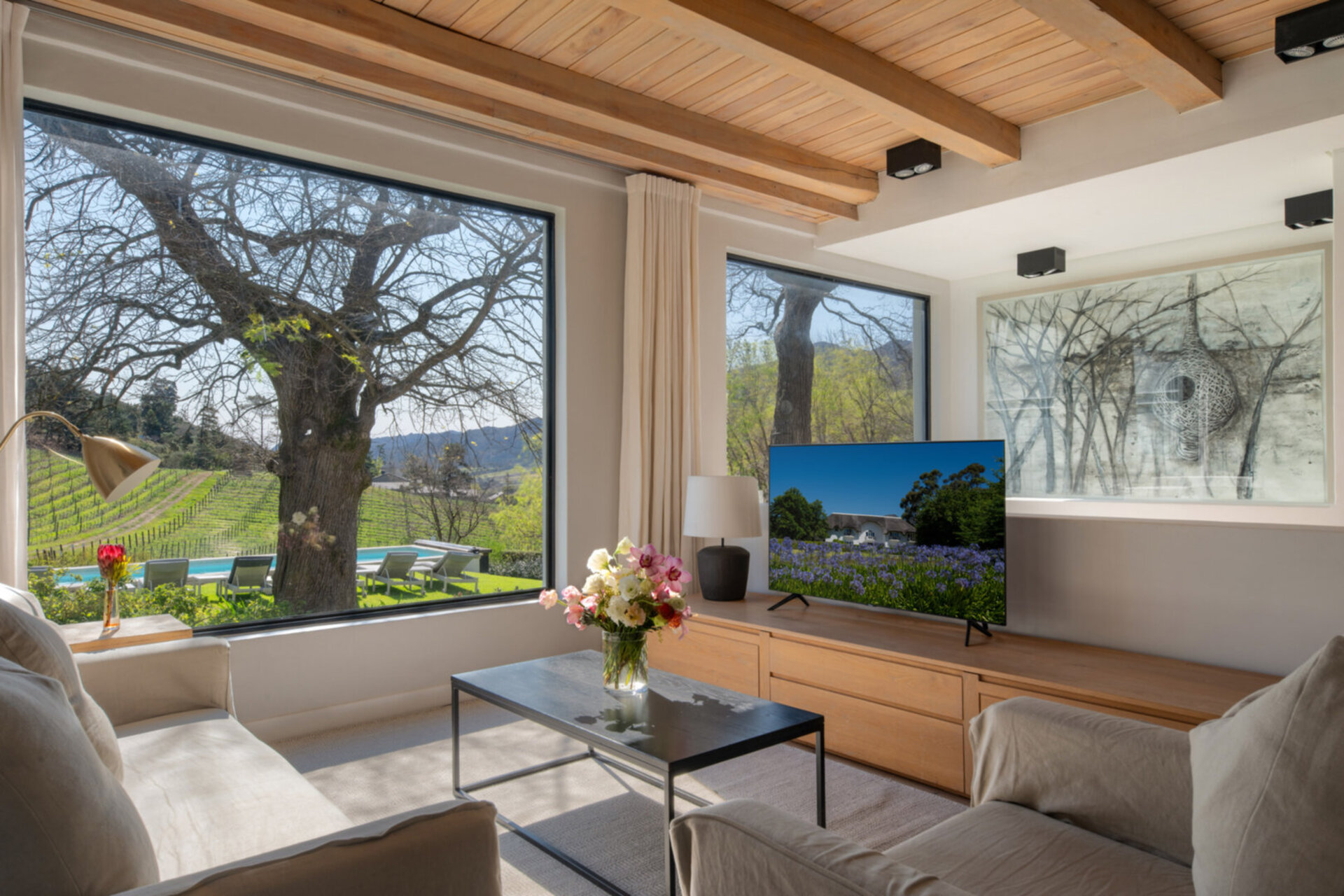Chardonnay Room 2 Light Filled Elegant En Suite 1045