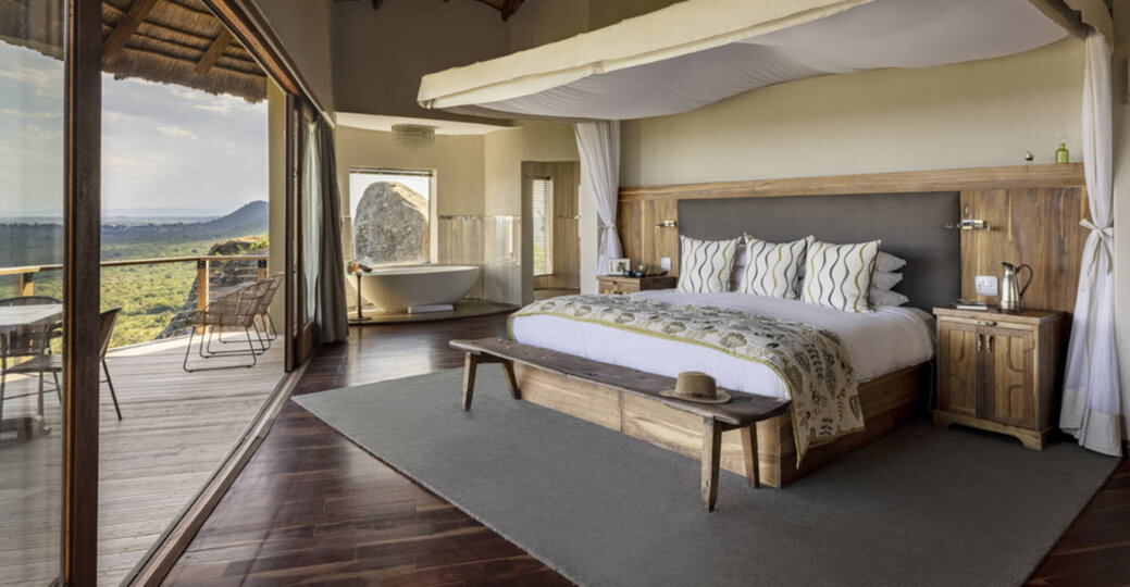 Luxurious Family Suite with Private Pool & Views 1052