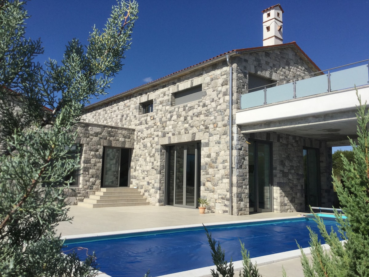 Luxury  in Perfect Location, Sežana Villa 1003