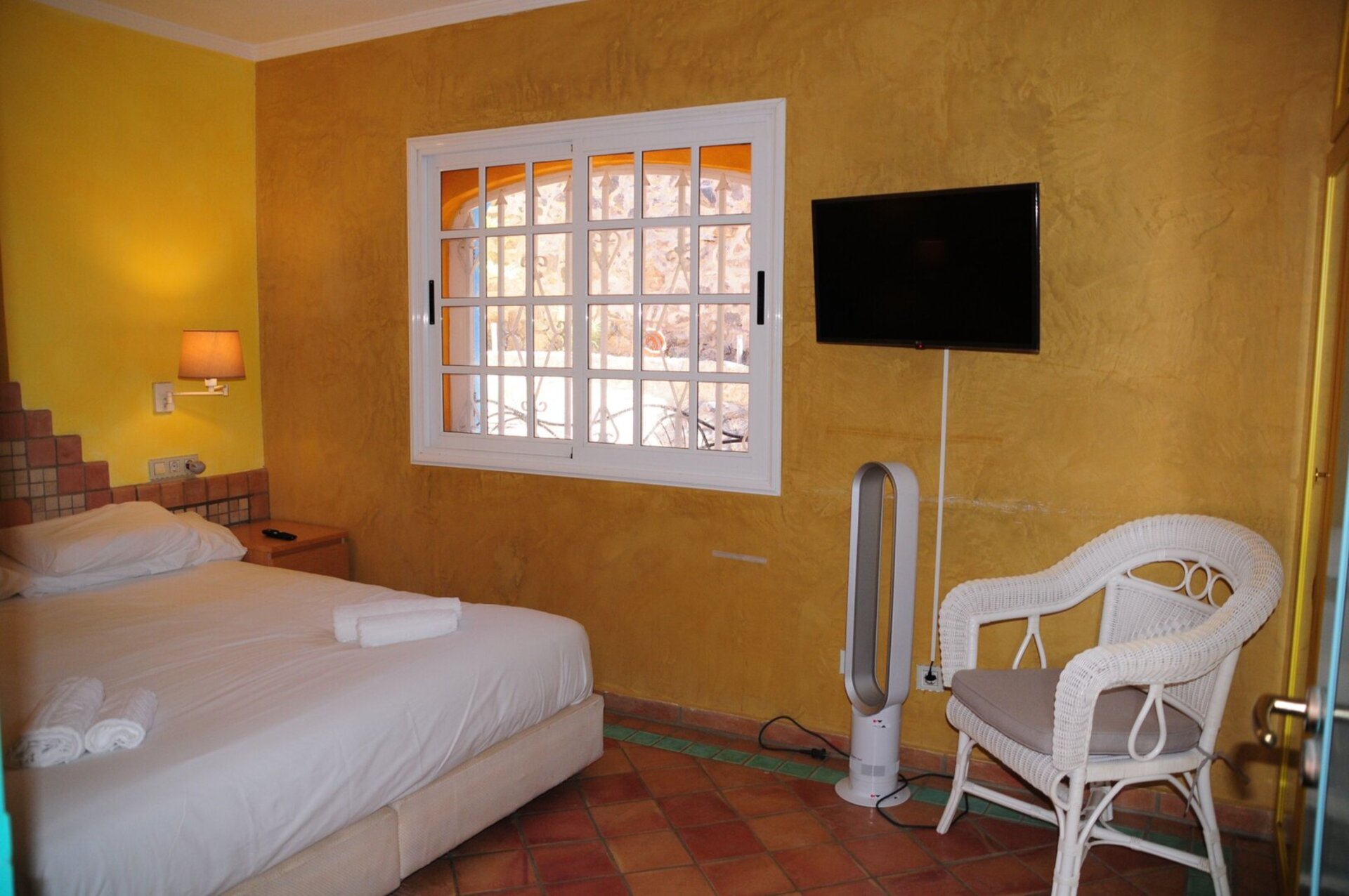 Relaxing Getaway in Canarias - 5 BR Villa, Canarias Villa 1046