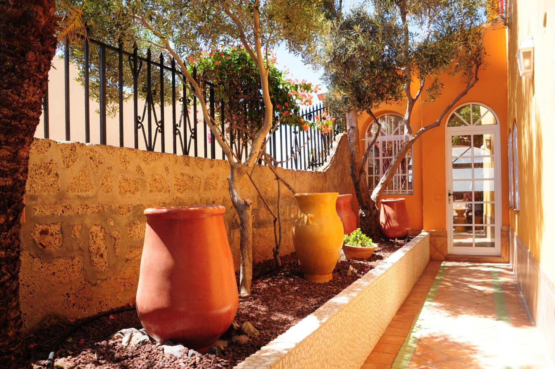 Relaxing Getaway in Canarias - 5 BR Villa, Canarias Villa 1046