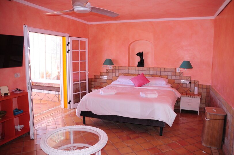 Relaxing Getaway in Canarias - 5 BR Villa, Canarias Villa 1046