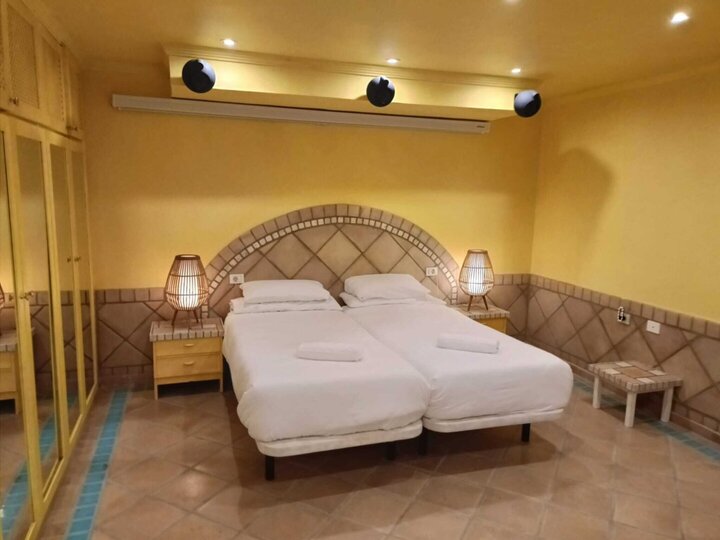 Relaxing Getaway in Canarias - 5 BR Villa, Canarias Villa 1046