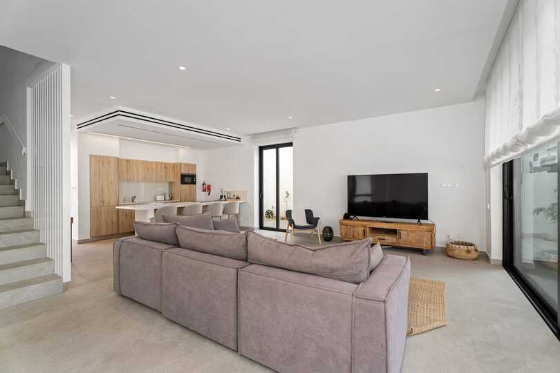Modern Coastal Villa | 1029