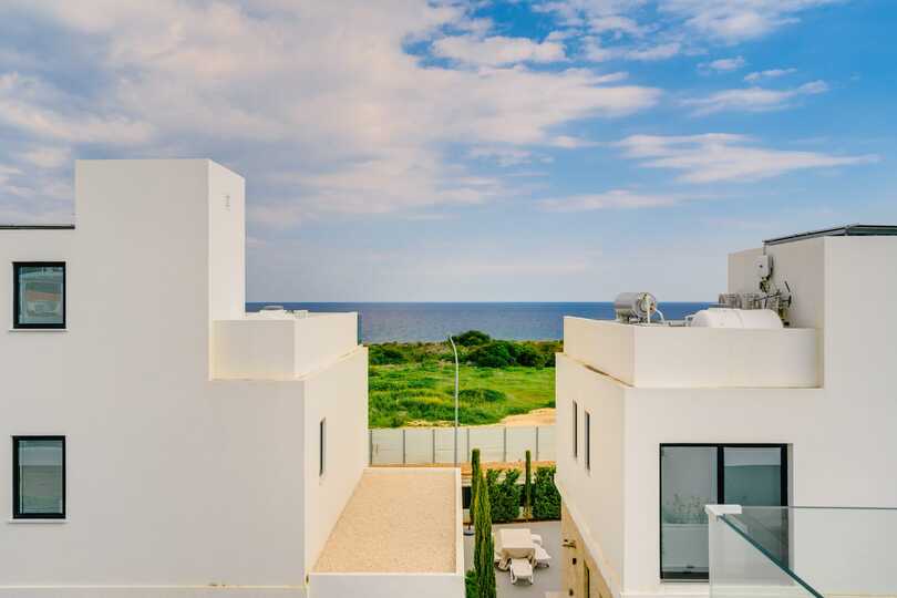 Modern Coastal Villa | 1029
