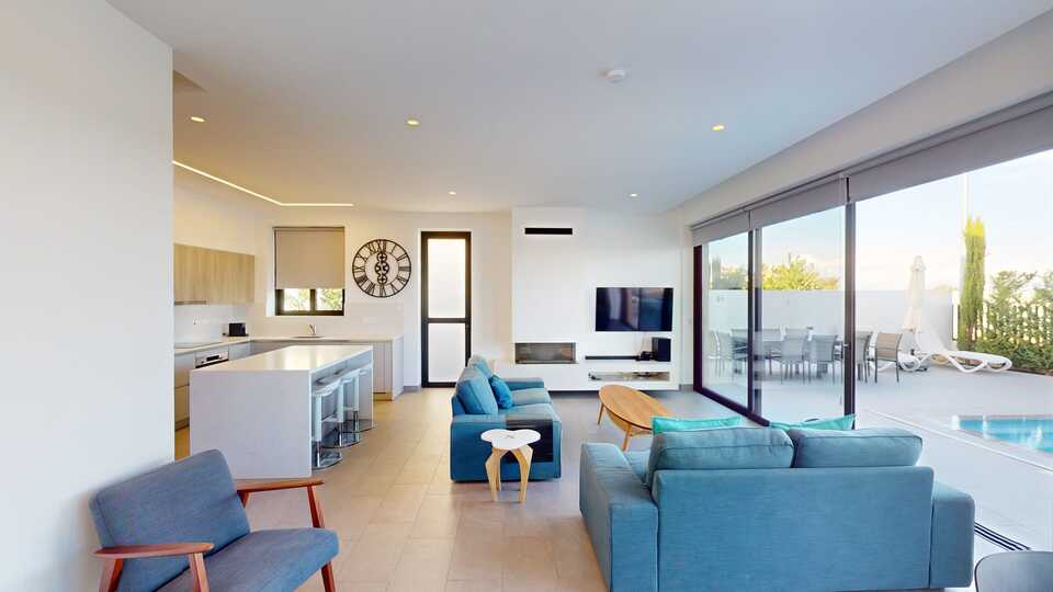 Luxury Coastal Escape | Villa 1033