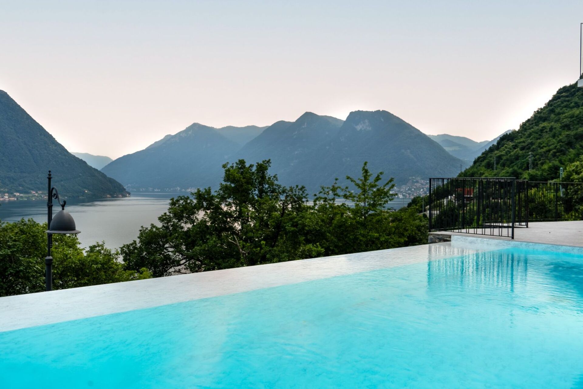 Luxurious 4 Bedroom Villa with Stunning Views in Lombardy