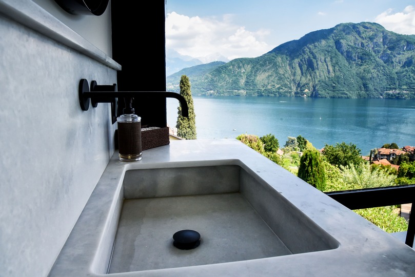 Luxurious Sanctuary Overlooking Lake Como