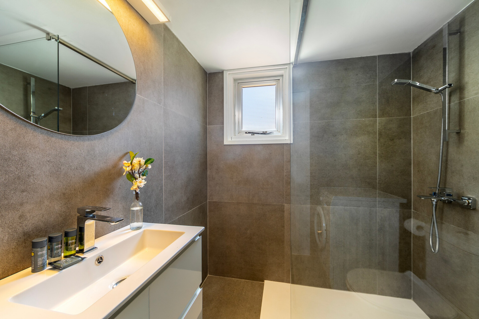 5 Star O2 Seaside Suite – Relaxing Mediterranean Getaway