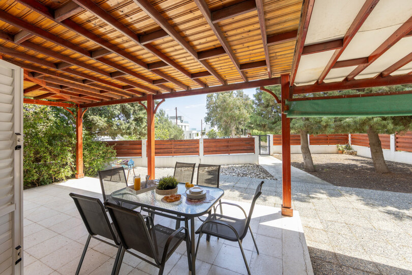 5 Star Marina Seaside Villa – Contemporary Coastal Comfort