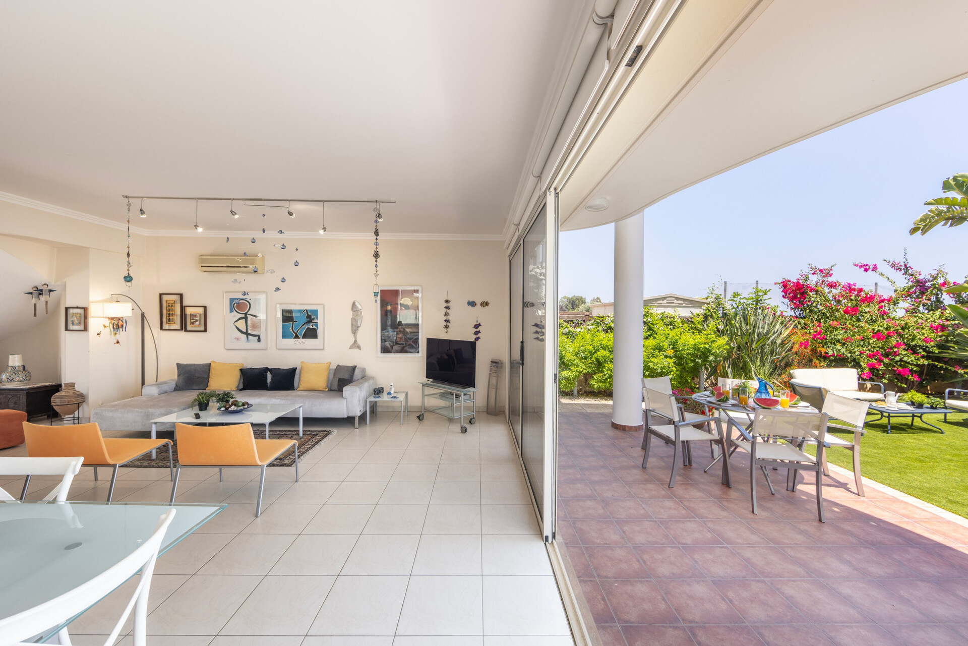 5 Star Villa Larnaca Chelidonia - Luxury Seafront Escape