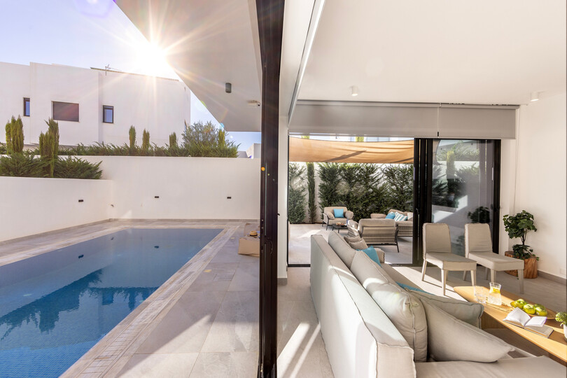 5 Star Villa Periyiali Seaside Haven - Cliffside Coastal Retreat