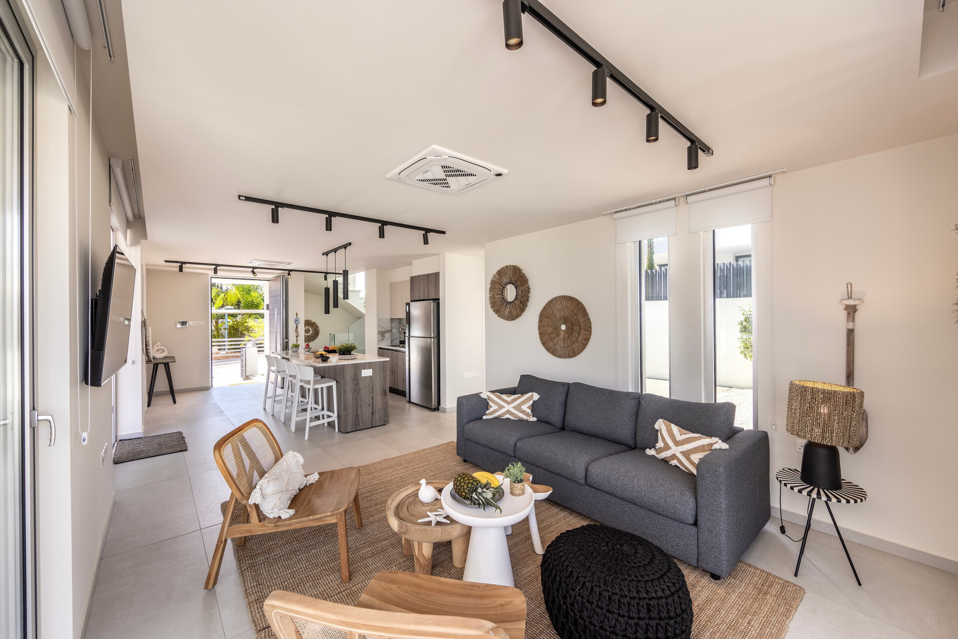 5 Star Villa Leomi Seaside - Coastal View Retreat.