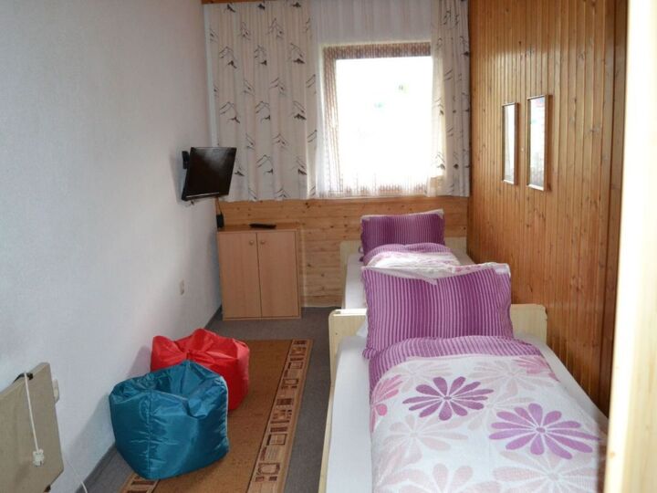 2-Bed Apartment with Mountain View in Imst, Sleeps 5, 1286