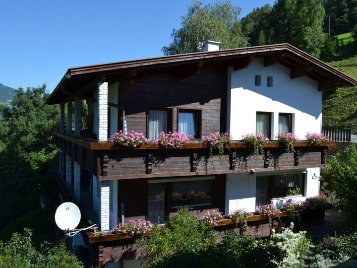 2-Bed Apartment with Mountain View in Imst, Sleeps 5, 1286