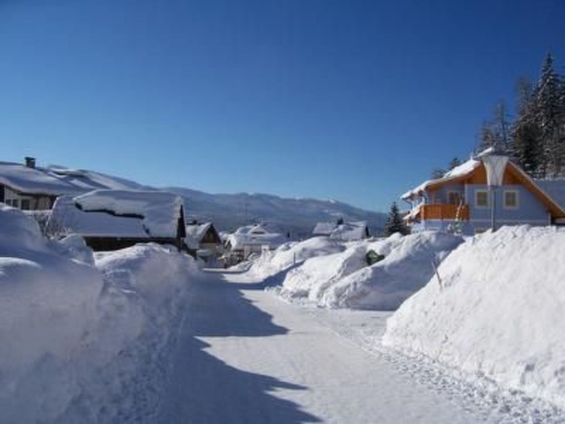 1-Bed Apartment with Mountain View in Liezen, Sleeps 4, 1115