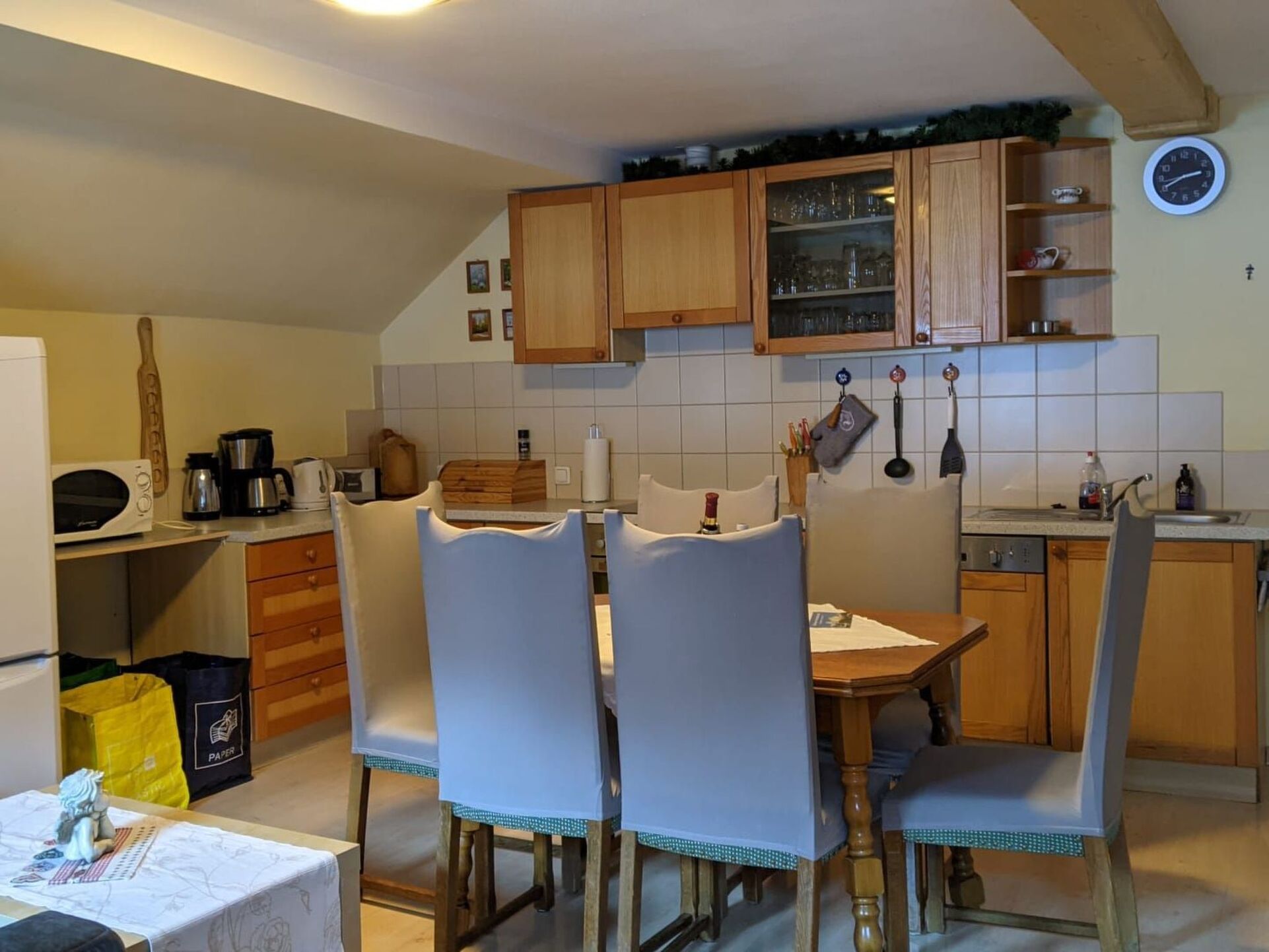 Exclusive 3-Bed Apartment in Reutte, Sleeps 8, 1295