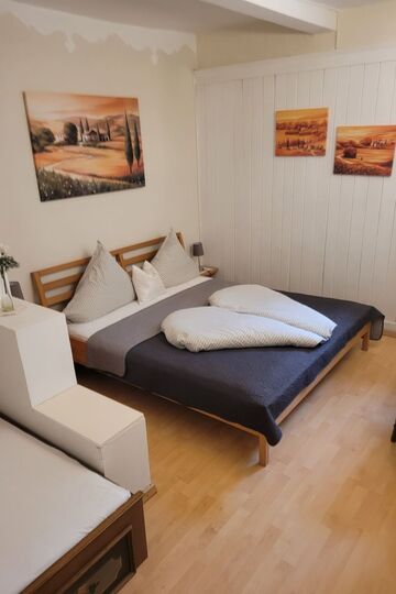 Idyllic 3-Bed Apartment in Reutte, Sleeps 6, 1296