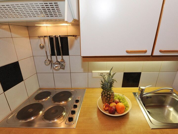 Serene 2-Bed Apartment in Landeck, Sleeps 5, 1298
