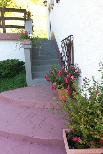 Gorgeous 4-Bed House in Innsbruck-Land, Sleeps 10, 1299