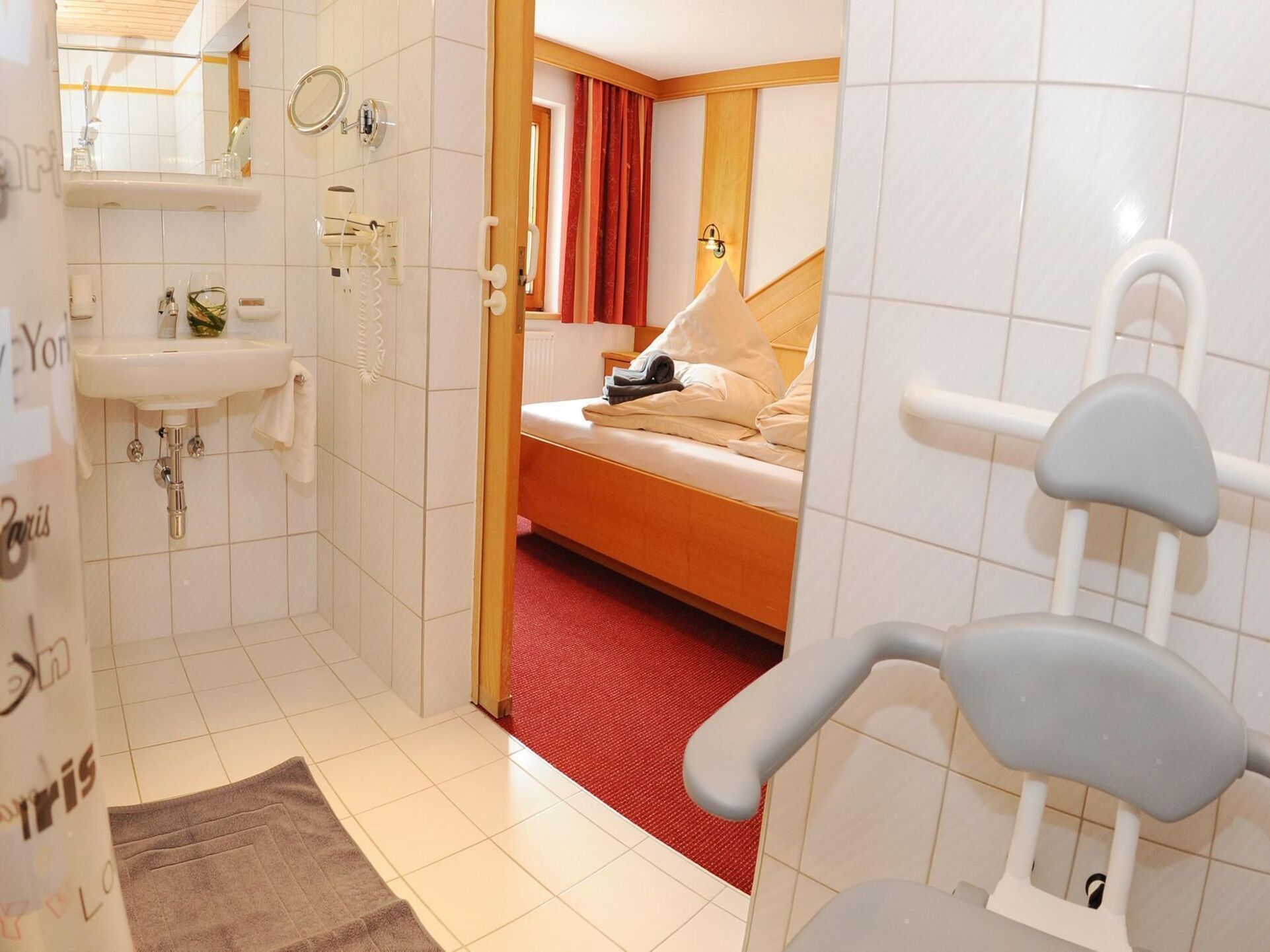 Spacious 2-Bed Apartment in Landeck, Sleeps 5, 1301