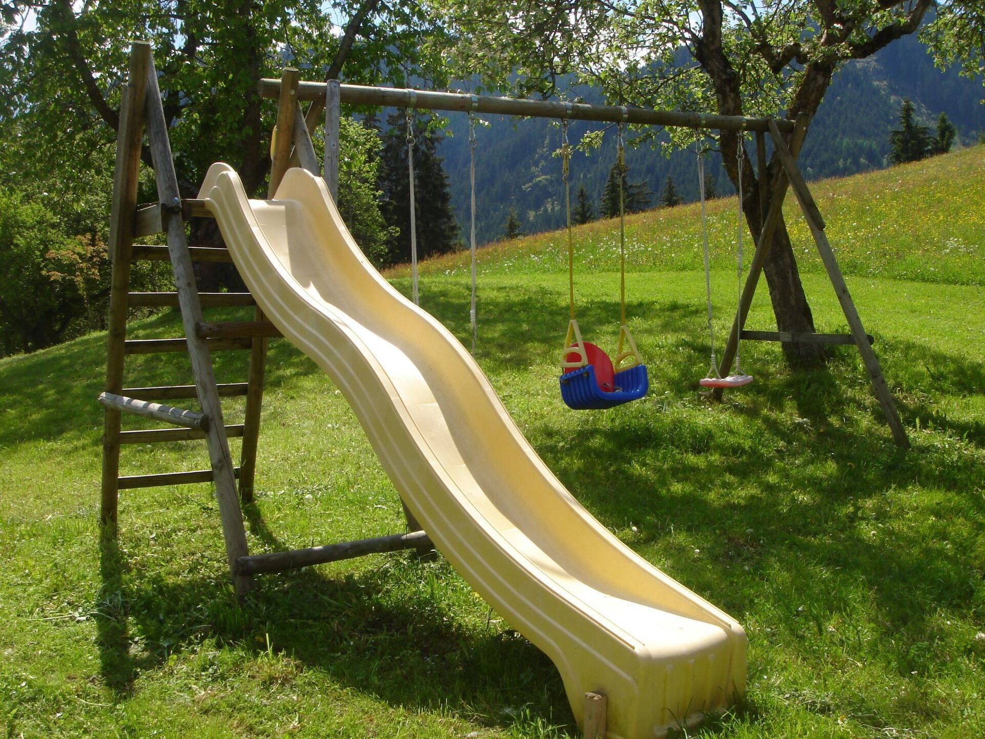 Stunning 3-Bed House in Schwaz, Sleeps 6, 1307