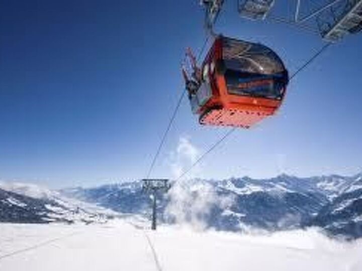 Spacious 2-Bed Apartment in Zell am See, Sleeps 2, 1142