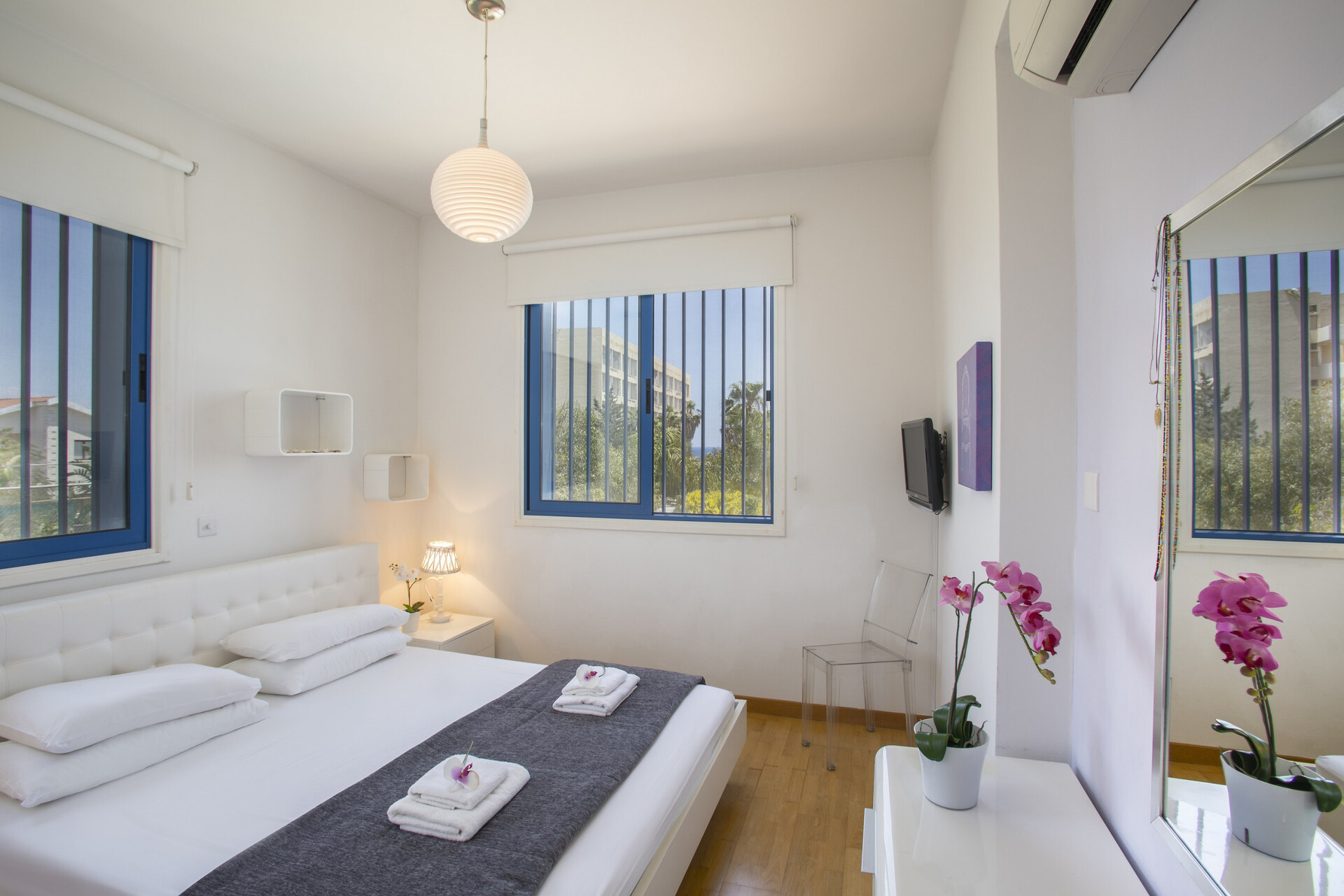 5 Star Aster Seaside Suite – Stylish Retreat in Cape Greco