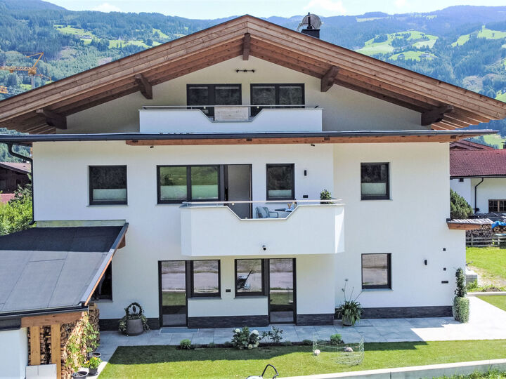 2-Bed Apartment with Mountain View in Schwaz, Sleeps 4, 1089, Aschau im Zillertal, Austria