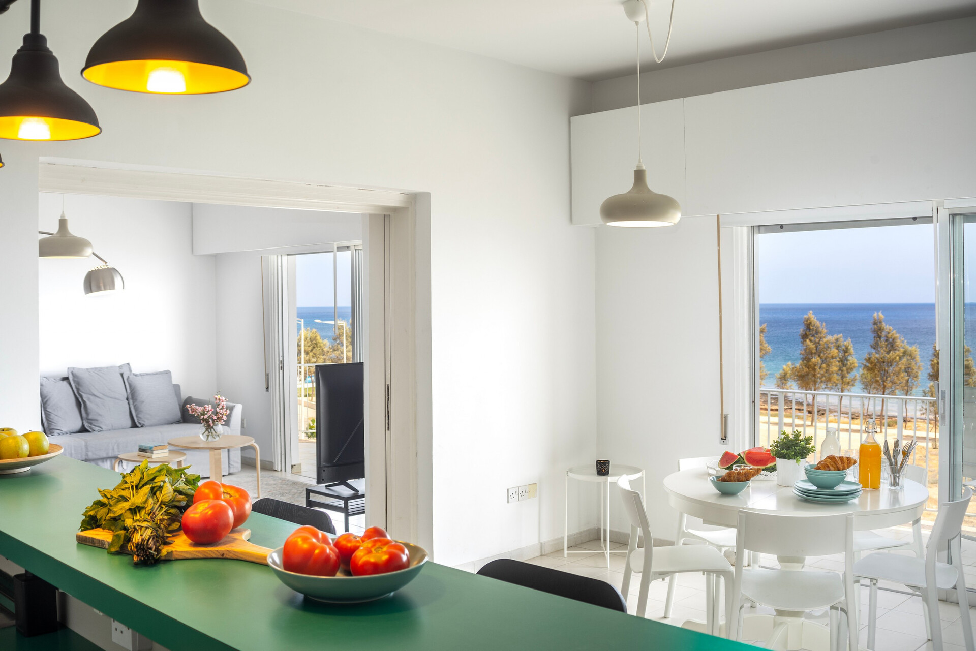 5 Star H2O Beachfront Suite – Elegant Coastal Living by the Sea
