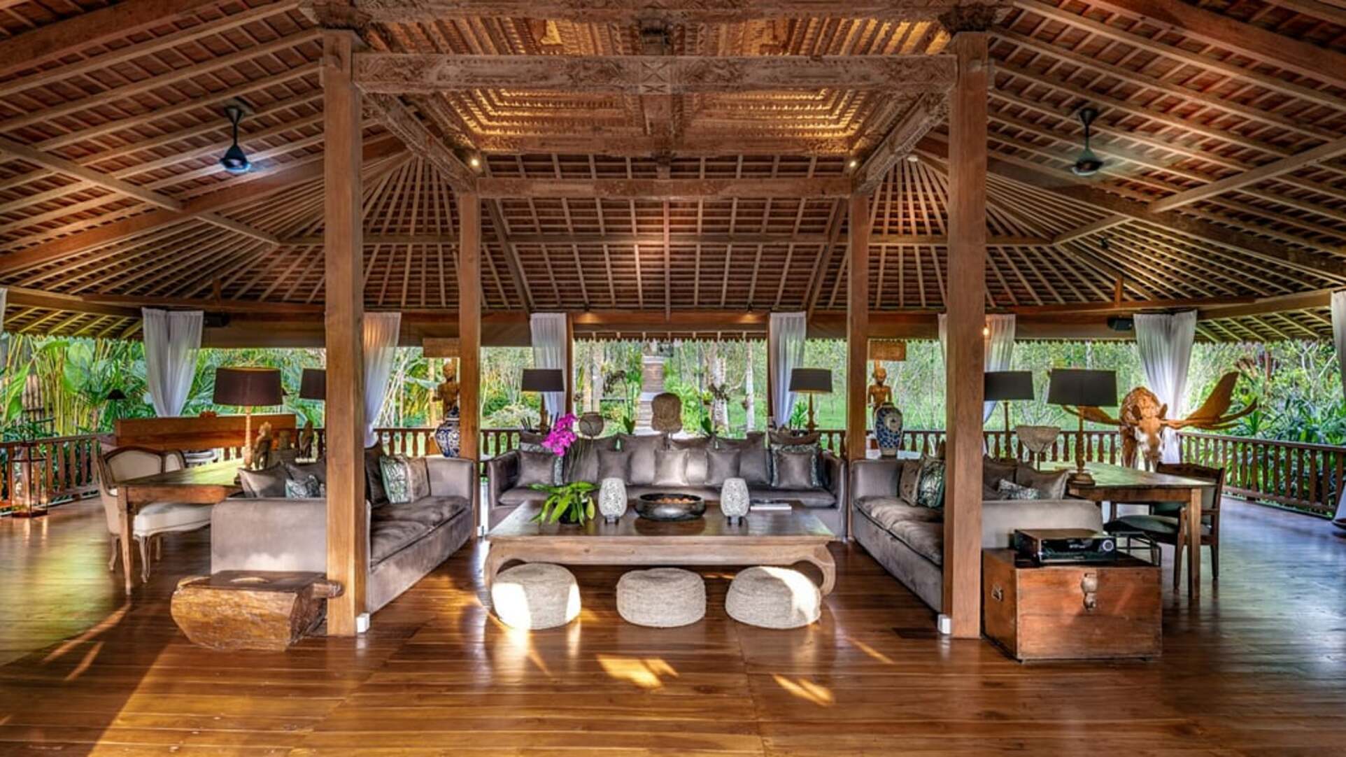 5 Star Villa Nag Shampa – A Private Balinese Masterpiece